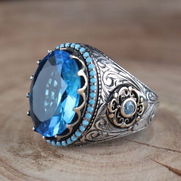 🩵 NEW Elegant & Sparkling Blue and Silver Ring 🩵 - Picture 2 of 5